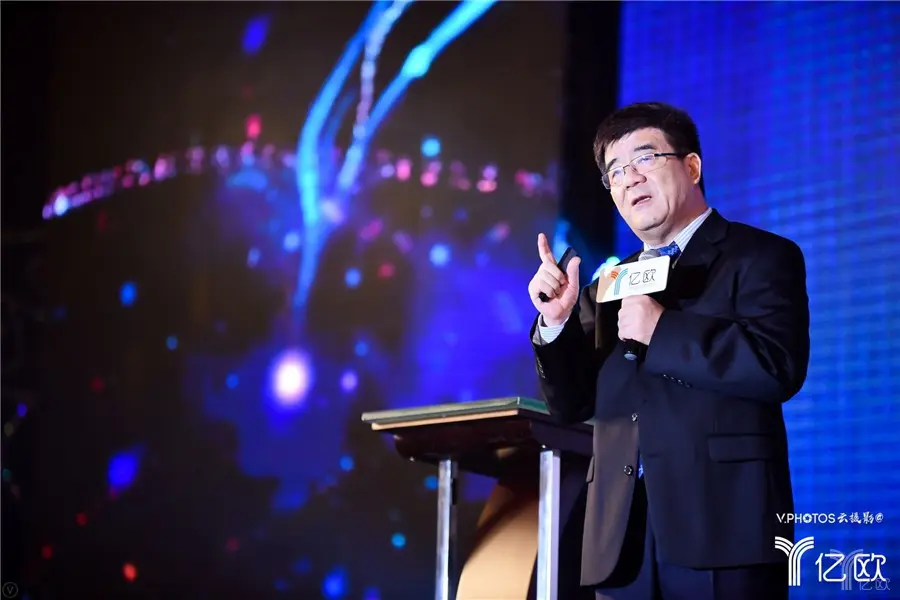 北京大学汇丰商学院院长、经济学教授、前北大副校长 海闻教授